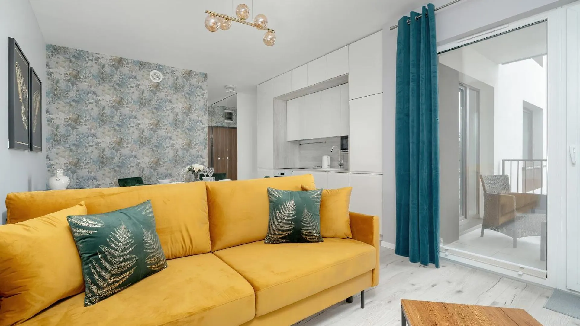 Beautiful Apartment With Balcony & Free Garage By Noclegi Renters Poznan